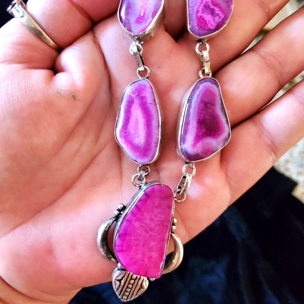 Stunning pink agate necklace